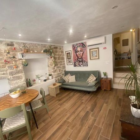 Apartman Oleandar Каштела Экстерьер фото