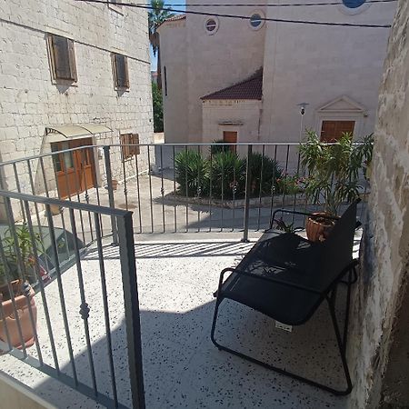 Apartman Oleandar Каштела Экстерьер фото