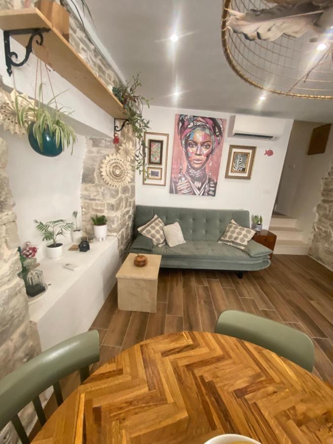 Apartman Oleandar Каштела Экстерьер фото