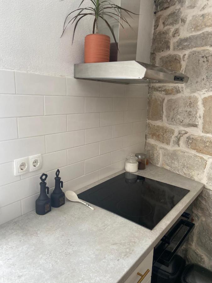 Apartman Oleandar Каштела Экстерьер фото
