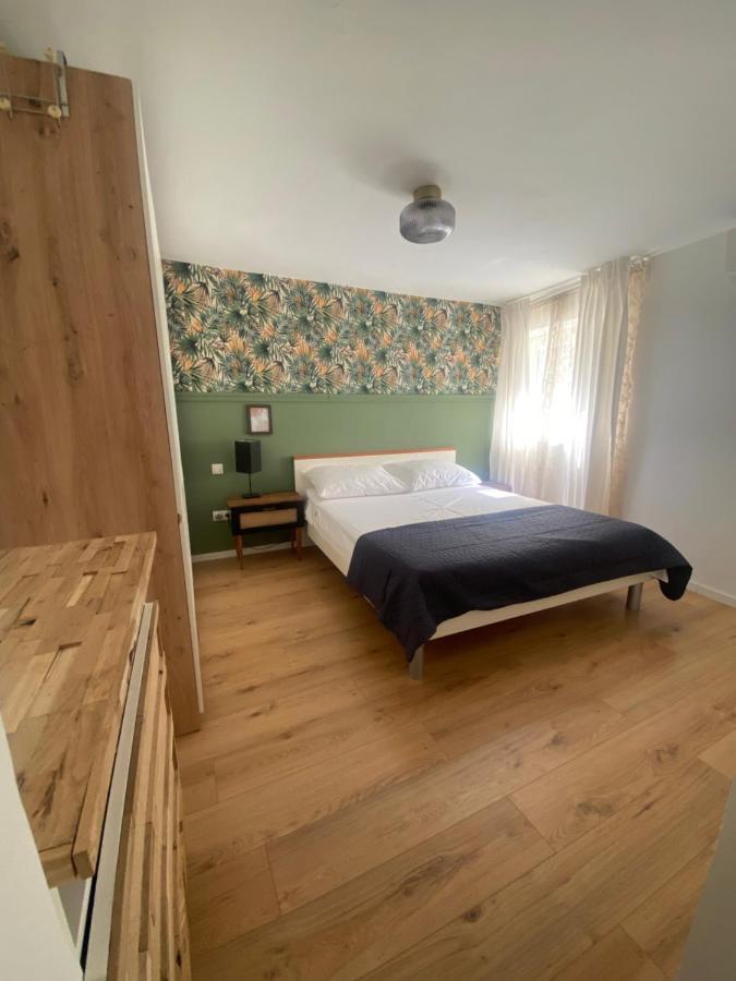 Apartman Oleandar Каштела Экстерьер фото