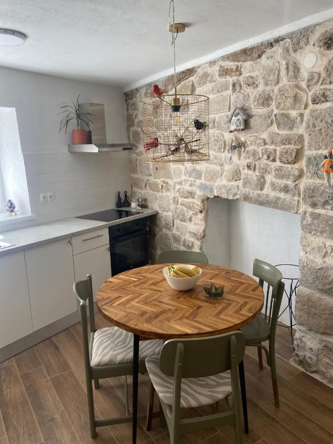 Apartman Oleandar Каштела Экстерьер фото